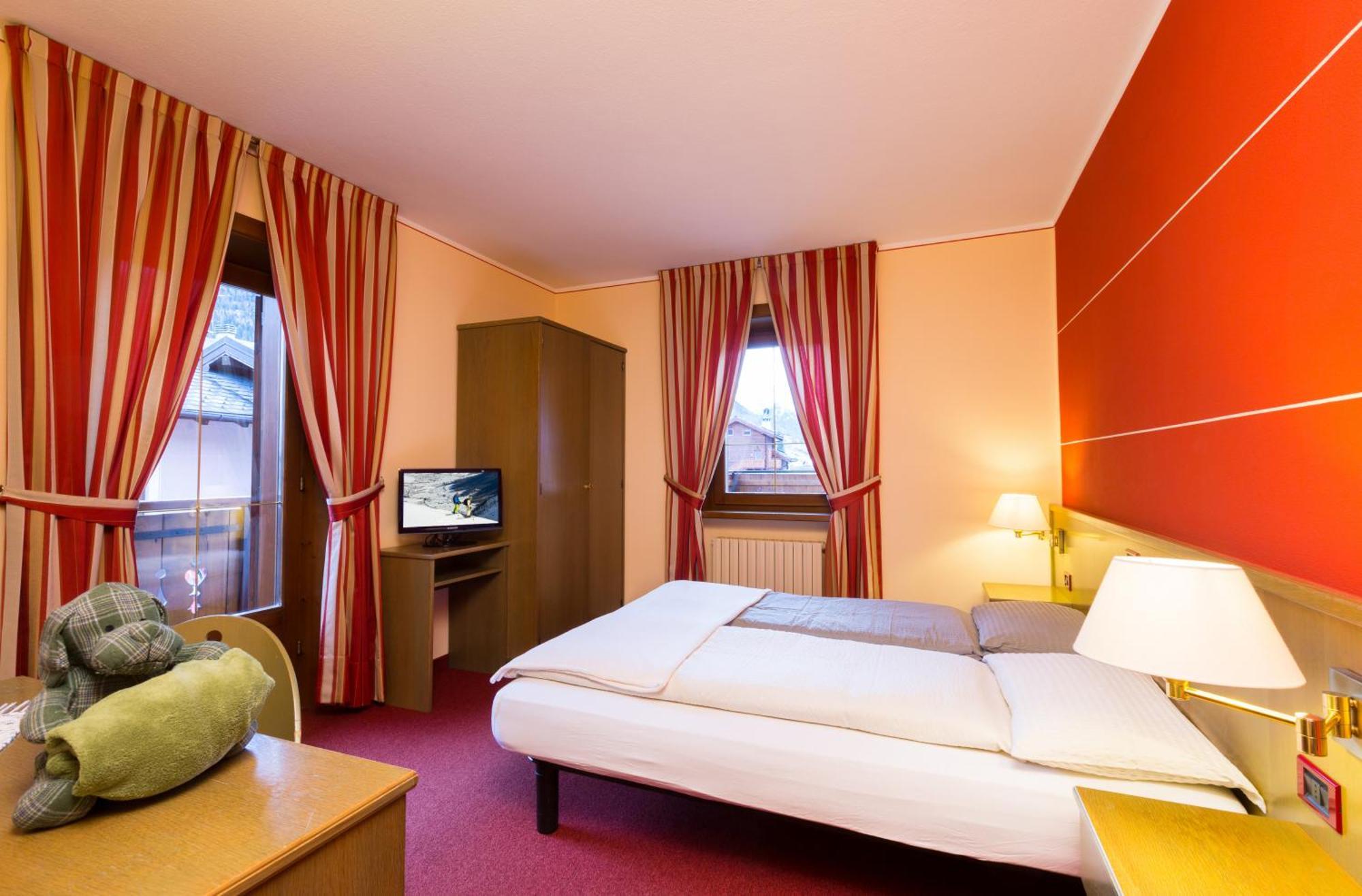 Hotel Krone Livigno Exteriör bild